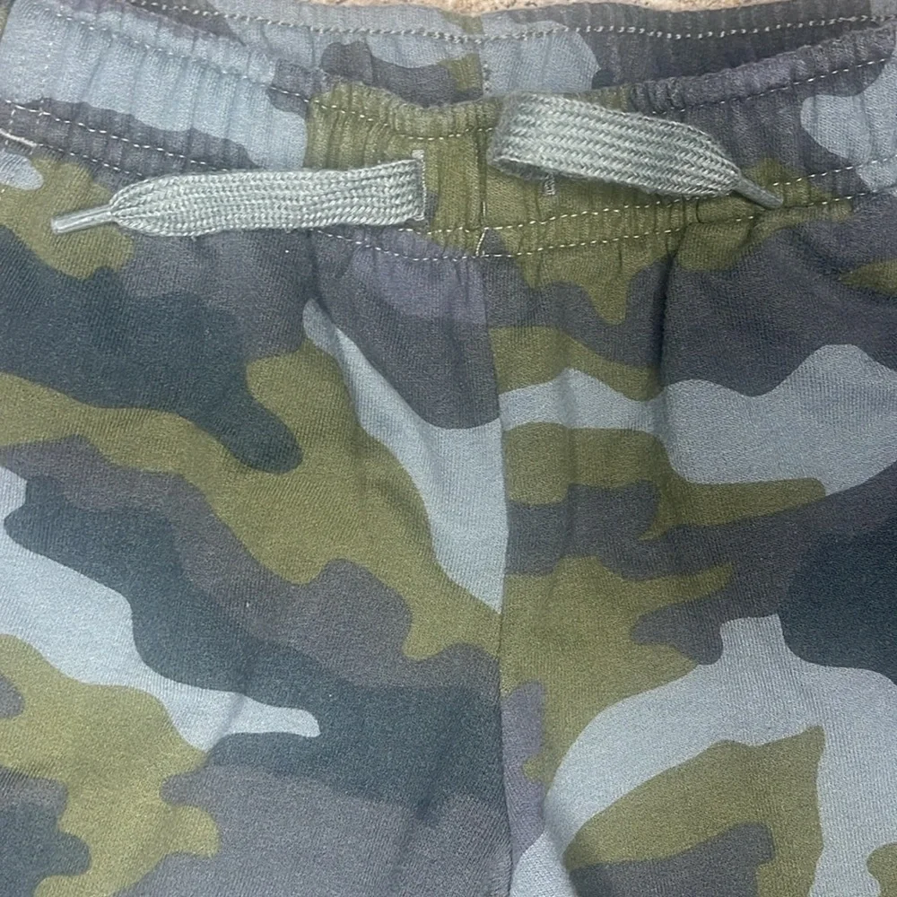 Cat & Jack Boys Pull on At the Knee Knit Shorts Olive Green Youth Small
